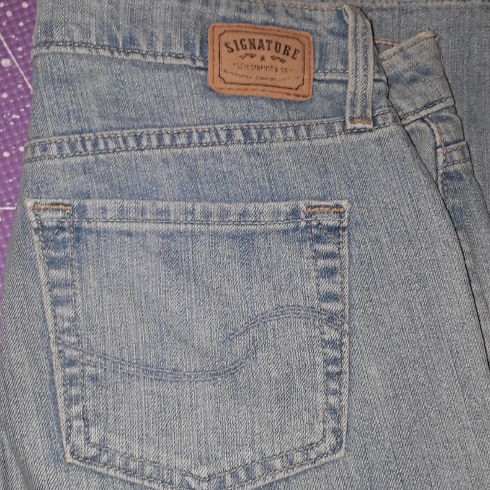 Levi  Signature Levi's Stratus